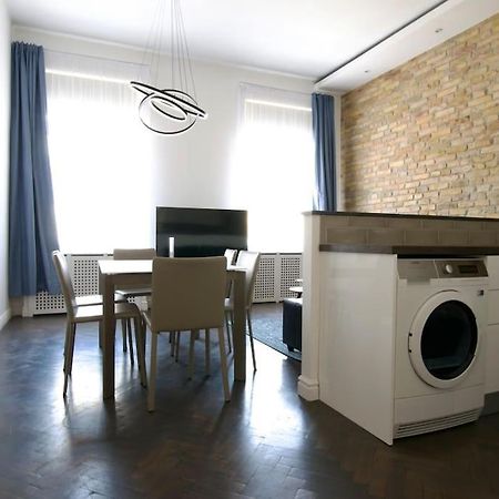 Premium Apartment By Hi5- Anker Apartment Budapest Extérieur photo