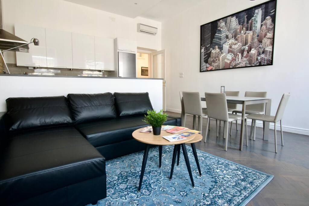 Premium Apartment By Hi5- Anker Apartment Budapest Extérieur photo