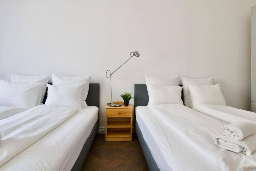 Premium Apartment By Hi5- Anker Apartment Budapest Extérieur photo