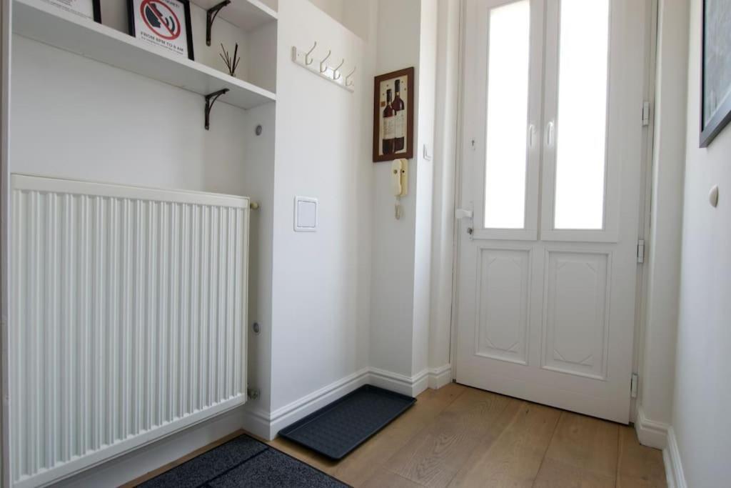 Premium Apartment By Hi5- Anker Apartment Budapest Extérieur photo