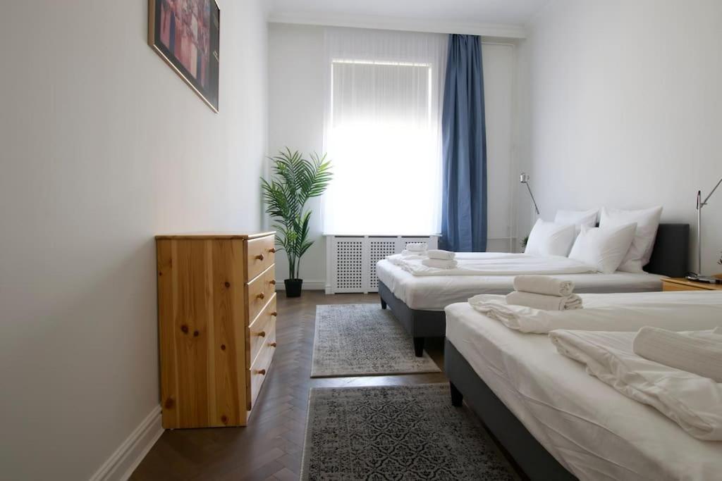 Premium Apartment By Hi5- Anker Apartment Budapest Extérieur photo