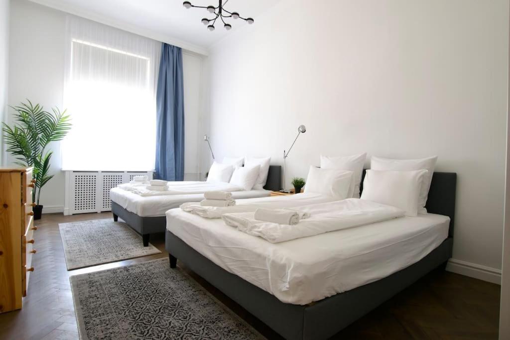 Premium Apartment By Hi5- Anker Apartment Budapest Extérieur photo
